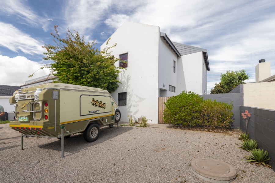 4 Bedroom Property for Sale in Country Club Western Cape